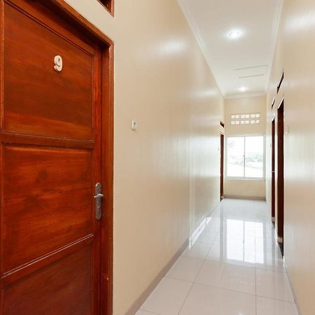 Hotel Reddoorz Syariah Near Lemahabang Station Cikarang Zewnętrze zdjęcie