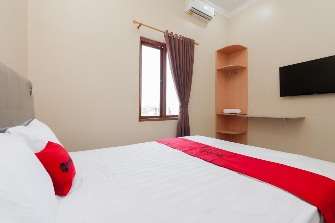 Hotel Reddoorz Syariah Near Lemahabang Station Cikarang Zewnętrze zdjęcie