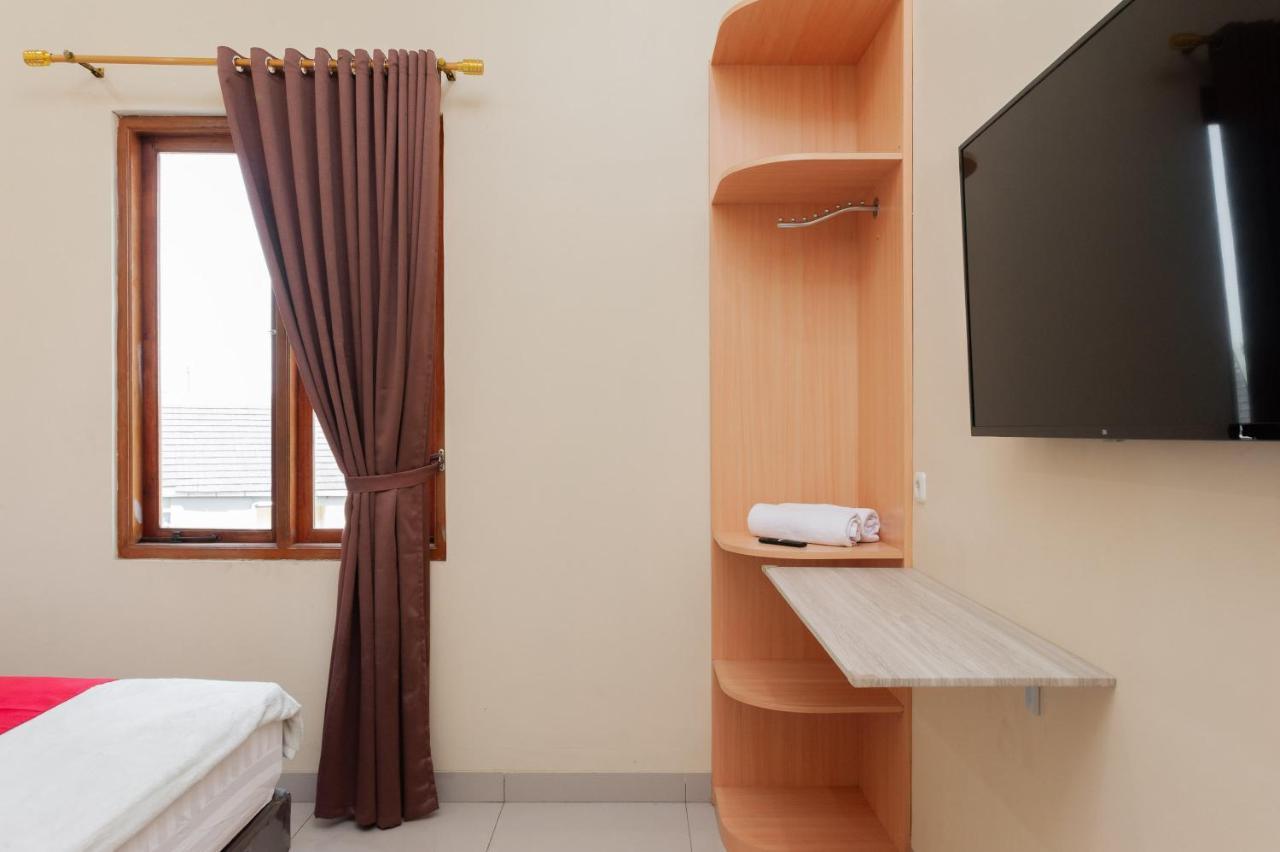 Hotel Reddoorz Syariah Near Lemahabang Station Cikarang Zewnętrze zdjęcie